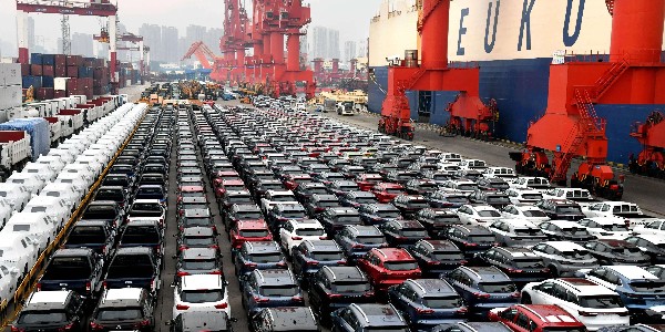 国家发改委:我国去年前11个月汽车出口居世界首位